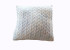 Стильна в'язана котонова наволочка молочного кольору.