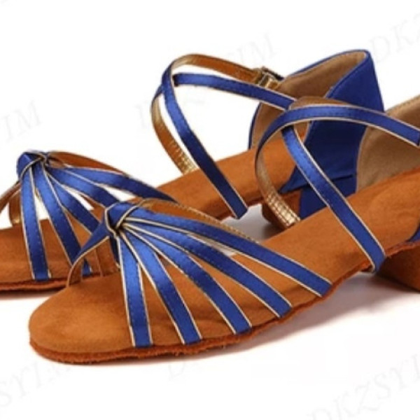 Туфлі танцювальні для дівчинки на блок-каблуку сатин синій Туфлі танцювальні для дівчинки на блок-каблуку сатин синій