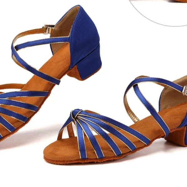 Туфлі танцювальні для дівчинки на блок-каблуку сатин синій Туфлі танцювальні для дівчинки на блок-каблуку сатин синій