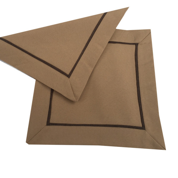 Сервірувальна однотонна серветка 30-30 см кольору капучино Сервірувальна однотонна серветка 30-30 см кольору капучино