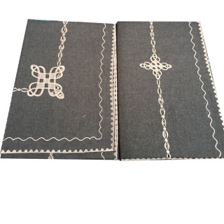 Перфорована однотонна скатертина 150-300 см