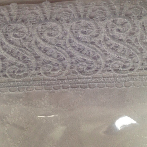 Жаккардовая скатерть круг 150 см бежевая Жаккардовая скатерть круг 150 см бежевая