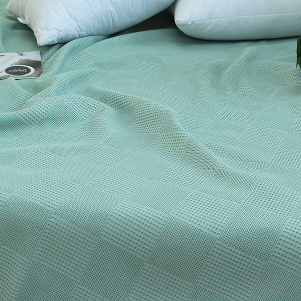 Простирадло-покривало піке 200х235 см. Клітина бірюза Простирадло-покривало піке 200х235 см. Клітина бірюза