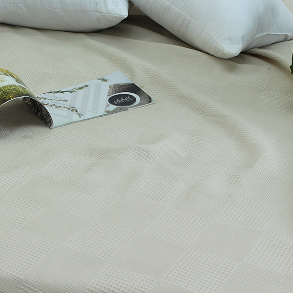 Простынь-покрывало пике 160х235 см. Клетка бежевая