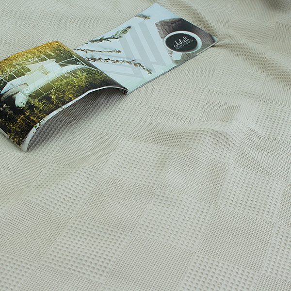 Простынь-покрывало пике 160х235 см. Клетка бежевая