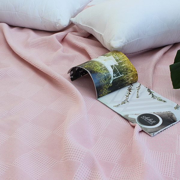 Простынь-покрывало пике 200х235 см. Клетка пудра