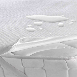 Наматрацник "Аква стоп" з гумкою по кутах 140х200