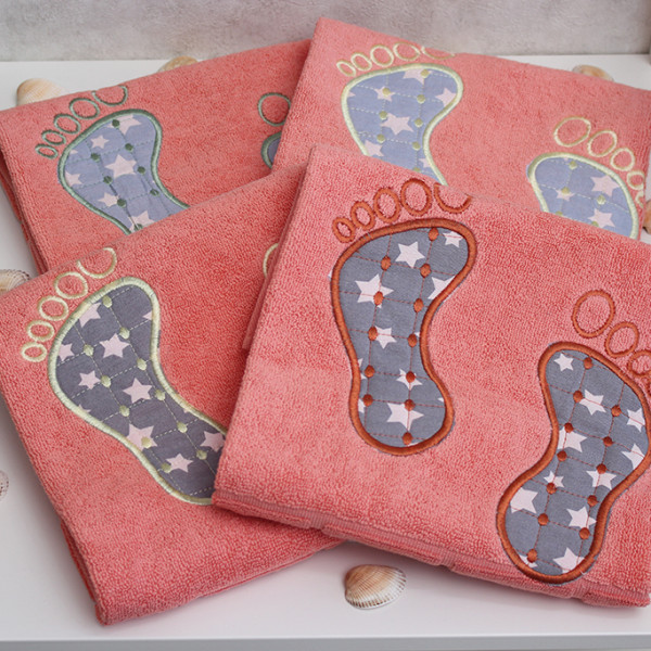 Рушник махровий Ніжки колір: кораловий (Туреччина)