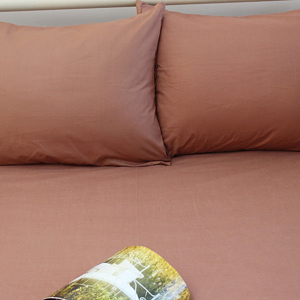 Простирадло на резинці + наволочки 160х200х20 Mahogany Rose Простирадло на резинці + наволочки 160х200х20 Mahogany Rose